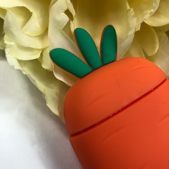 Carrot Apple AirPod case cover - Picture 5 of 5